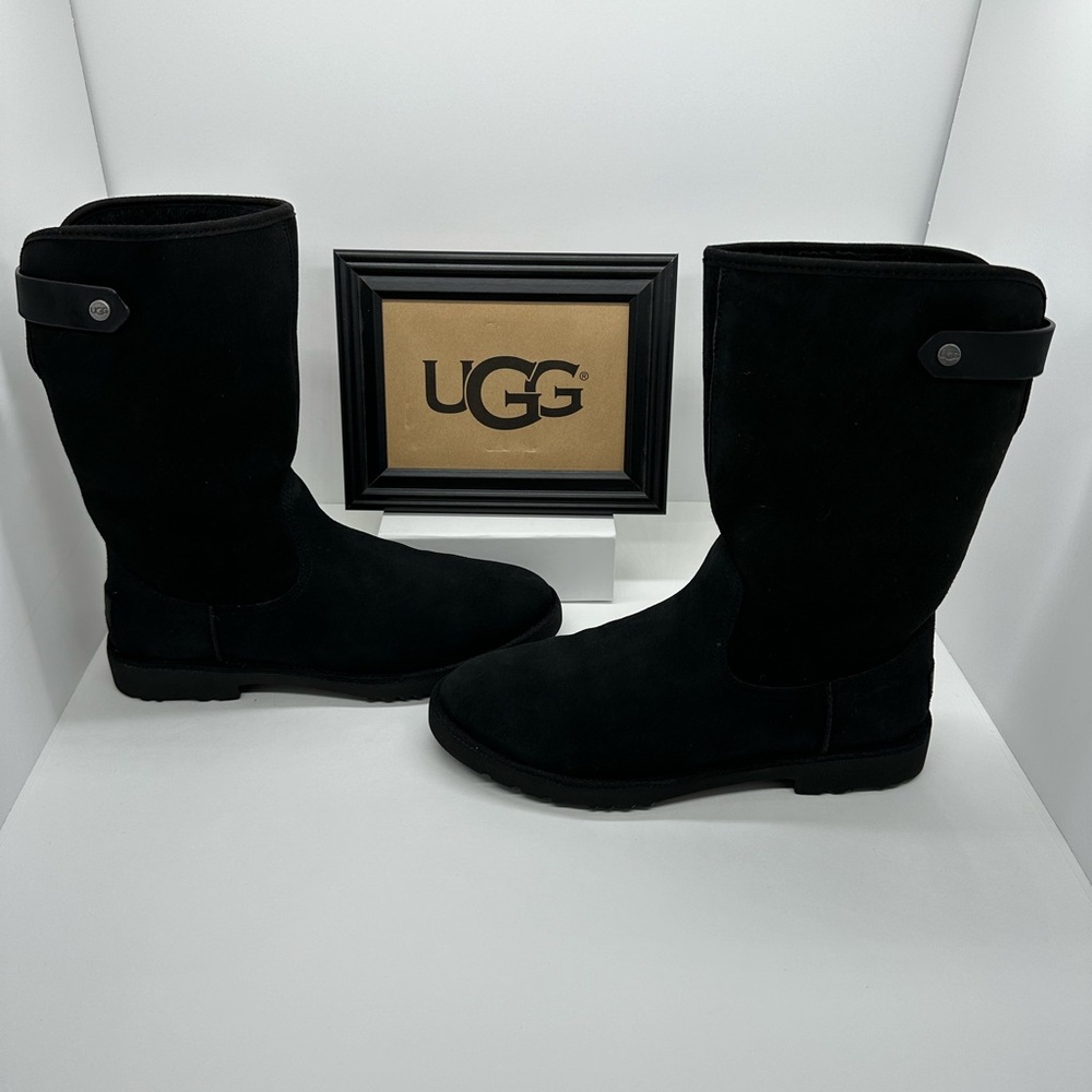 New: UGG Women’s Romely Cuffable Boot Size 6